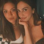 Vaani Kapoor Instagram - So much ❤️ for this girl !!! Never a dull moment with you my Anush..you deserve all things happy..🎂☀️🤗😘❤️♾ #birthdaygirl #mygoofybetterhalf