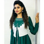 Varshini Sounderajan Instagram – For #dhee10 tonight #etv 
Costume @divya_varun_official 
Styling @dhiyuu 
PC @sandeepgudalaphotography
