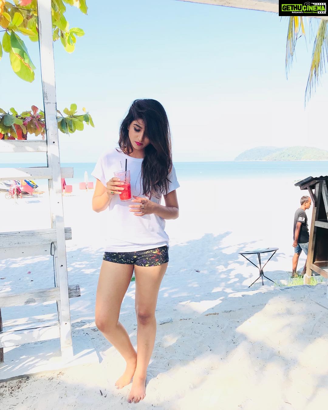 Varshini Sounderajan Instagram - Mentally somewhere else. Happy weekend!! #throwback #langkawi