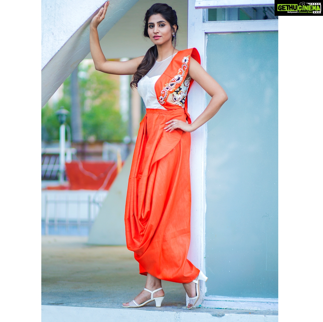 Varshini Sounderajan Instagram - #dhee10 telecasting now on #etv Wearing @nishrascouture thanks baby for this pretty outfit😘😘 PC @chinthuu1132