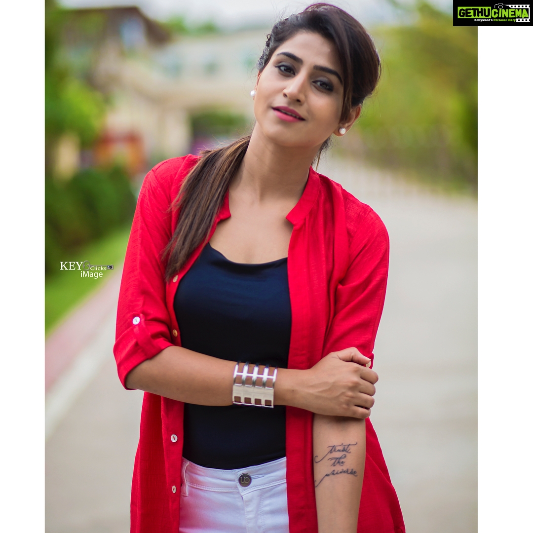 Varshini Sounderajan Instagram - For @picknhook event in @rakhihills at #bhimavaram Costume n styling n accessories @rakhihills Footwear @inc. PC @chinthuu1132 Bhimavaram