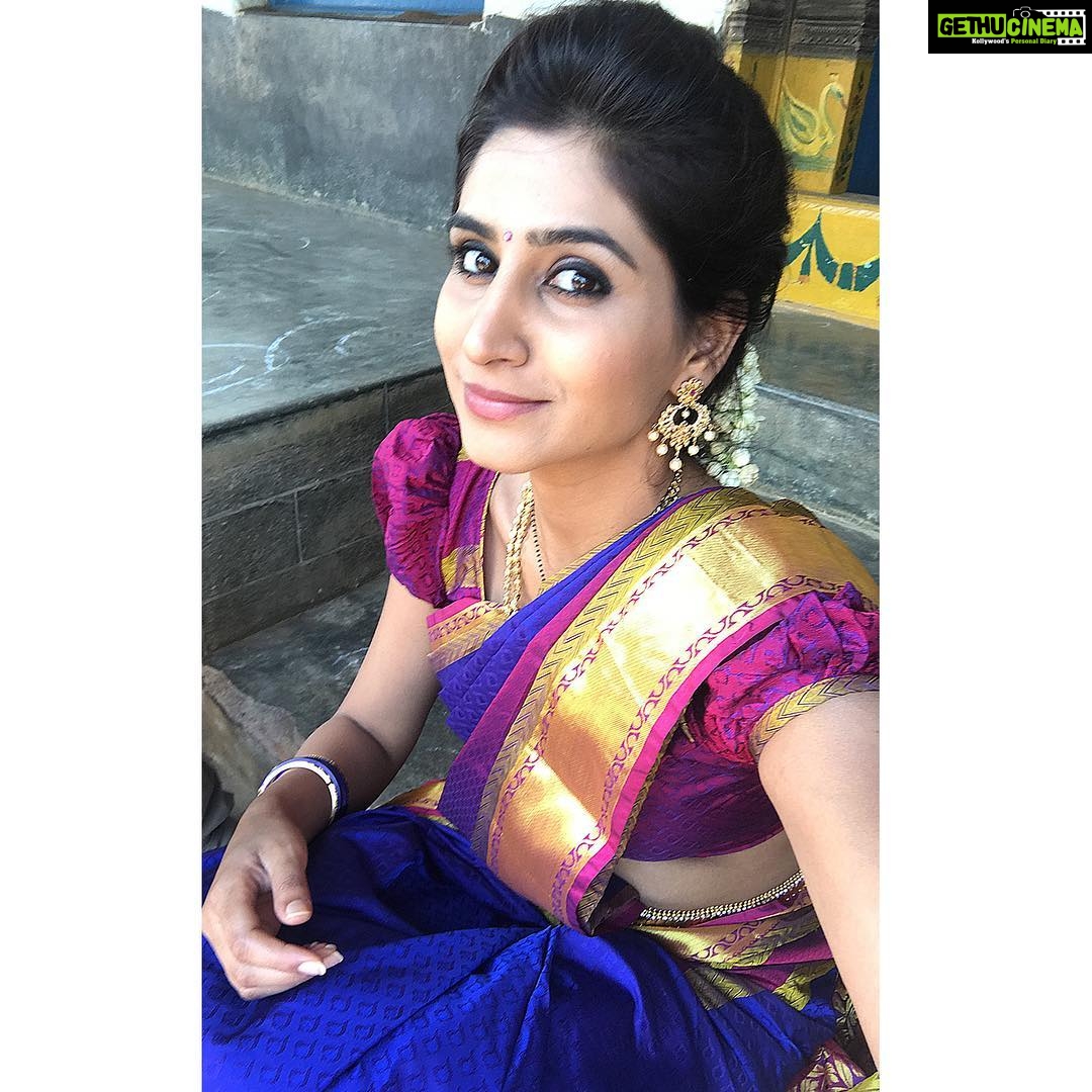 Varshini Sounderajan Instagram - Wishing you all a very happy holi. From the sets of pelligola #pelligola #amalapuram #tamada #annapurnastudios #VIU Amalapuram