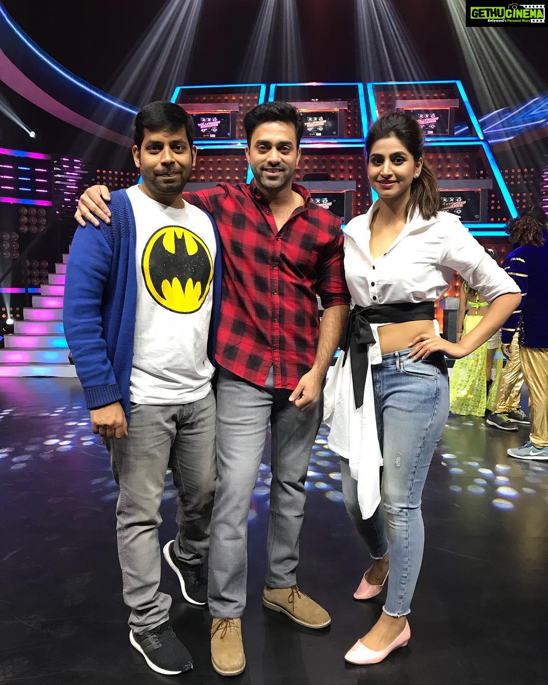 Varshini Sounderajan Instagram - Tollywood squares on #starmaa @9.30PM @mirchi_rj_hemant @pnavdeep