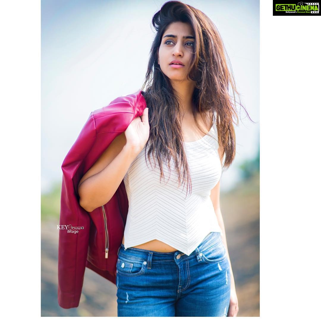 Varshini Sounderajan Instagram - Ookkk...I think m looking good without makeup n hairdo too🤔🤔 @chinthuu1132 clicked!
