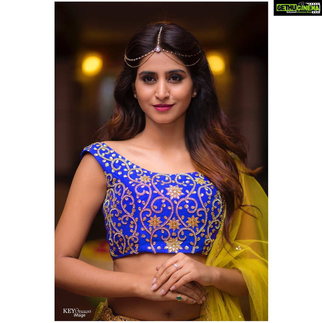 Varshini Sounderajan Instagram - For #Zeetelugu #sankrantisambaralu2018 Costume @ashwinireddyofficial Styling @nandini5402 Jewellery @nandini5402 PC by my fav @chinthuu1132❤️
