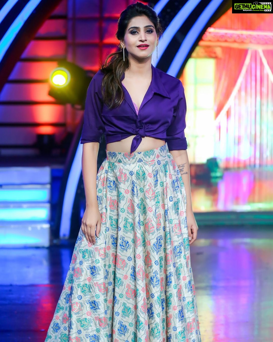 Varshini Sounderajan Instagram - For #dhee10 tonight #etv Costume @divya_varun_official Styling @dhiyuu PC @sandeepgudalaphotography
