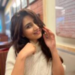 Varshini Sounderajan Instagram – Stay warm and cozy inside and out. 

#varshini #cozy #rain