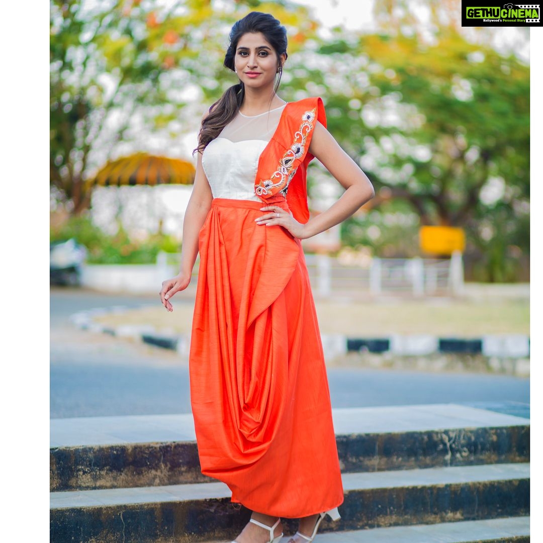 Varshini Sounderajan Instagram - #dhee10 telecasting now on #etv Wearing @nishrascouture thanks baby for this pretty outfit😘😘 PC @chinthuu1132