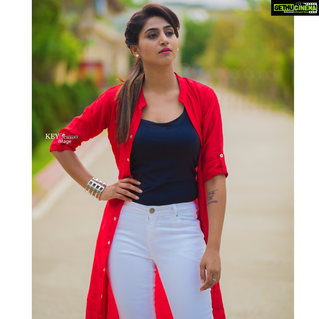 Varshini Sounderajan Instagram - For @picknhook event in @rakhihills at #bhimavaram Costume n styling n accessories @rakhihills Footwear @inc. PC @chinthuu1132 Bhimavaram
