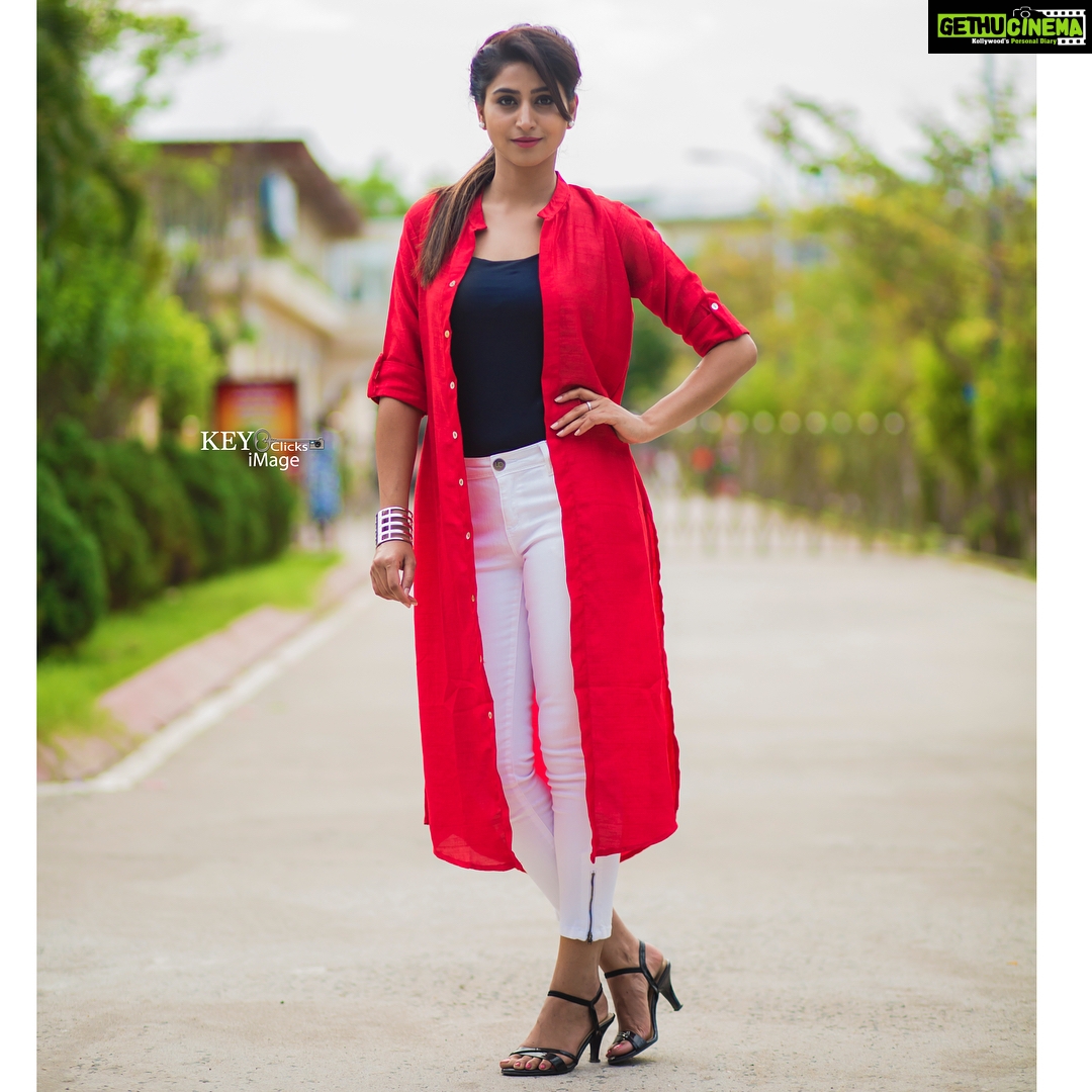 Varshini Sounderajan Instagram - For @picknhook event in @rakhihills at #bhimavaram Costume n styling n accessories @rakhihills Footwear @inc. PC @chinthuu1132 Bhimavaram