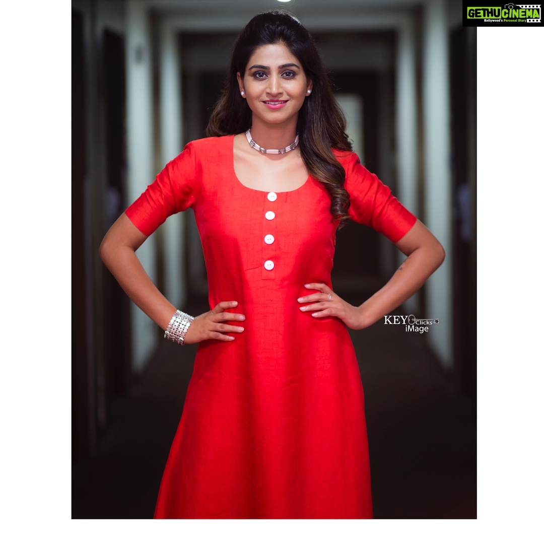 Varshini Sounderajan Instagram - Wearing @rakhihills for an event @picknhook in #Vizag Costume accessories n styling @rakhihills Footwear @zara PC @chinthuu1132