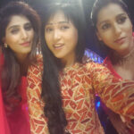 Varshini Sounderajan Instagram - Valentine’s Day special with these pretty cuties for #dhee10 tonight @rashmigautam @anee @pillumani Costume @nishrascouture PC @sairaj