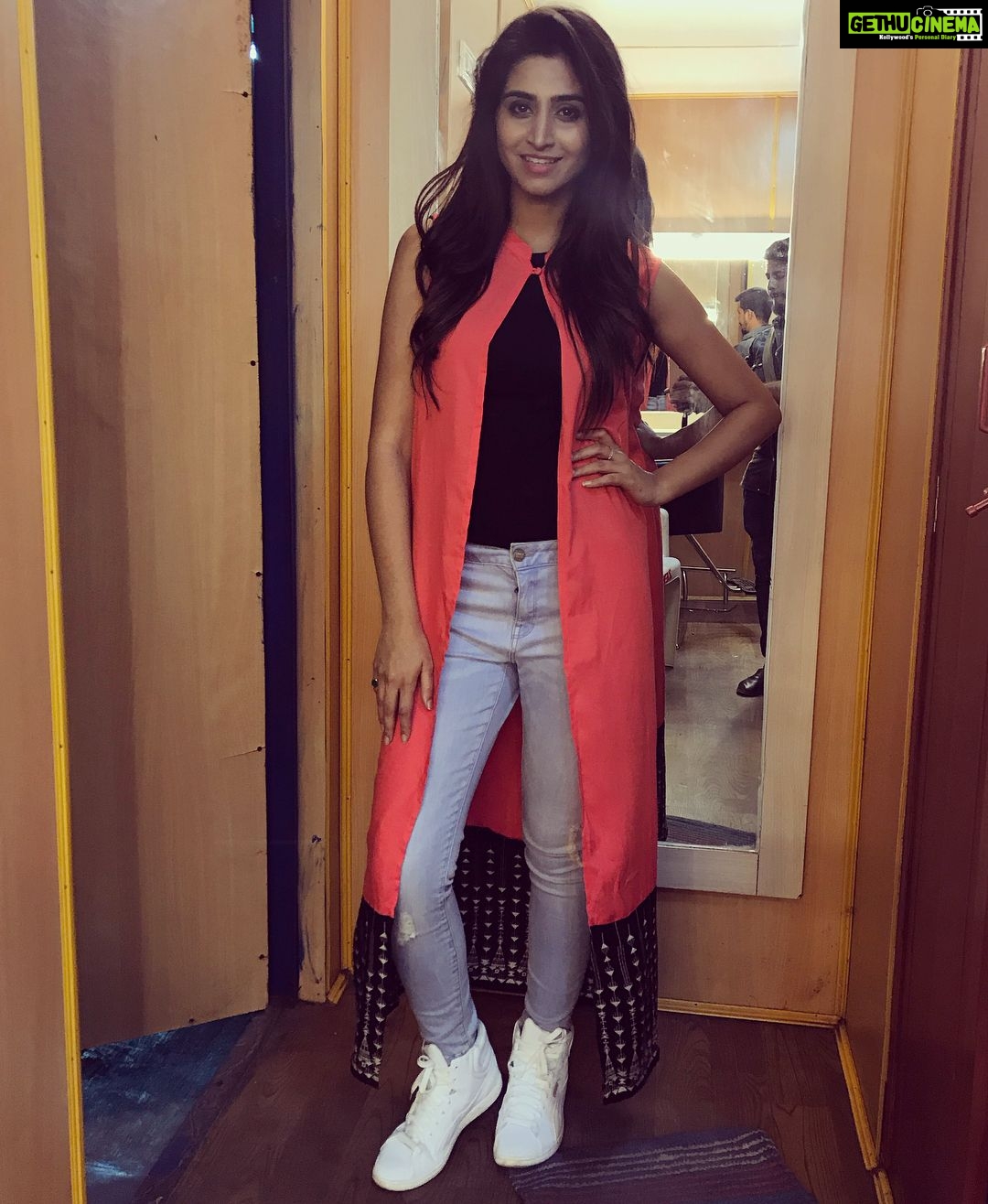 Varshini Sounderajan Instagram - Watch Big celebrity challenge on Zeetelugu right now!