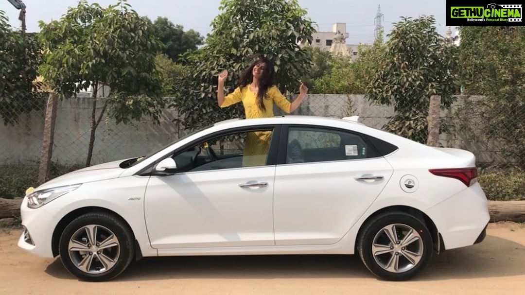 Varshini Sounderajan Instagram - Boomerang is must I say 🤪...awww my new Carr 😍