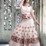 Varshini Sounderajan Instagram - Attitude is everything. New day, New strength, new thoughts. Costume @santhoshkumardesignstudio PC @preshmax @prashanthdonavalli