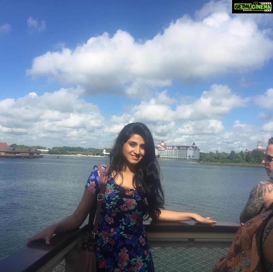 Varshini Sounderajan Instagram - Peace✌️