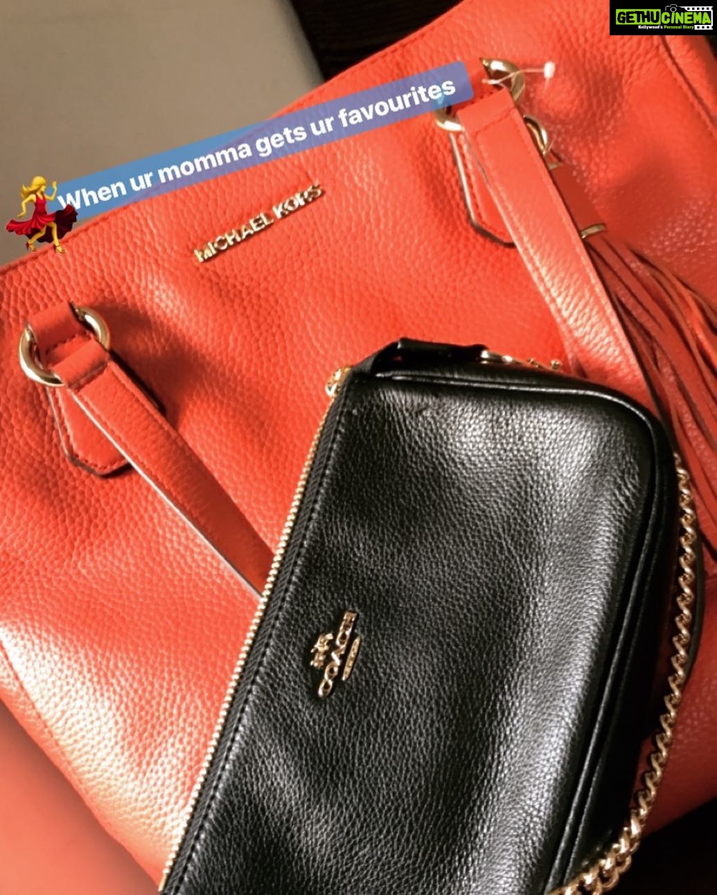 Varshini Sounderajan Instagram - #toryburch waiting😍!