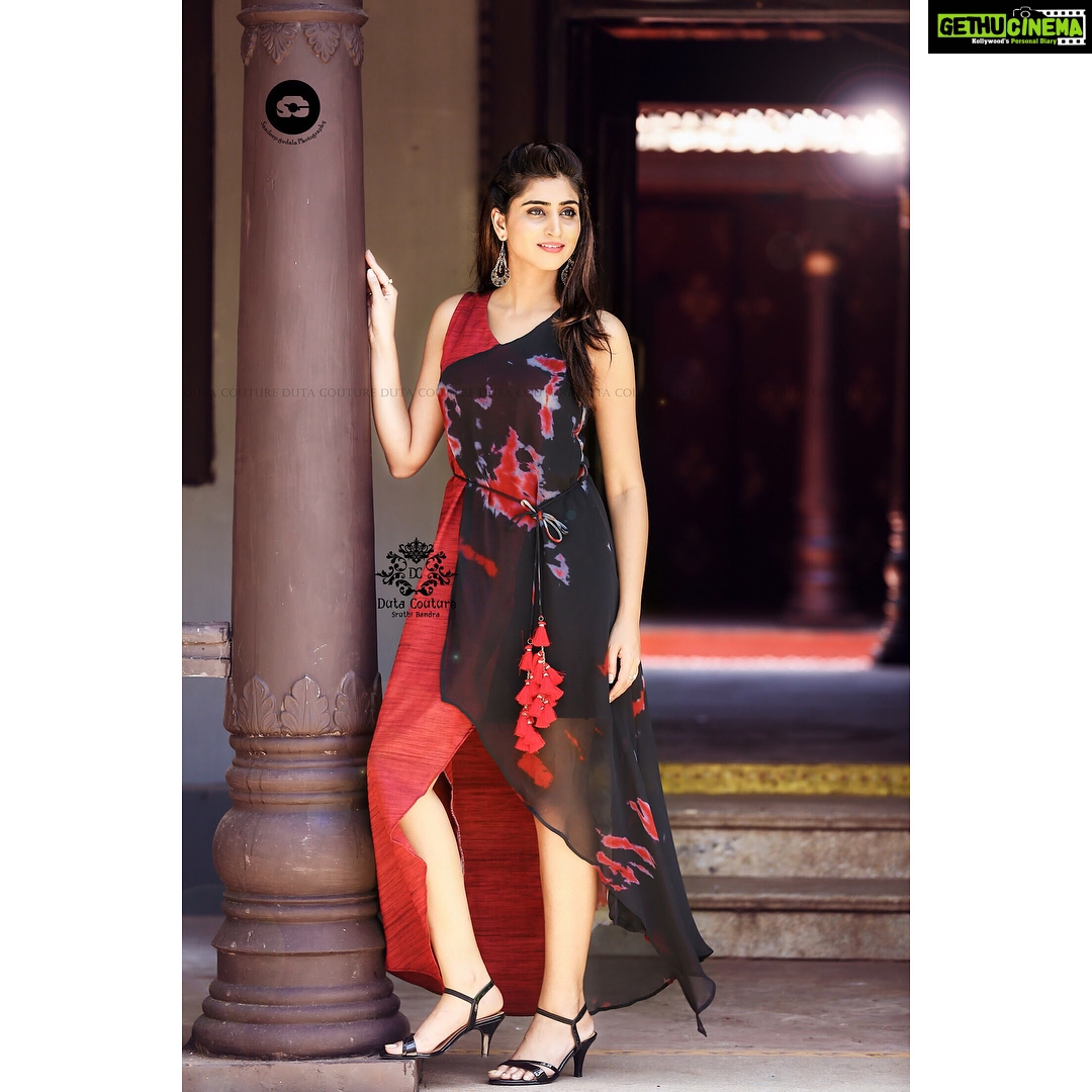 Varshini Sounderajan Instagram - For #dhee10 tonight #etv in @duta_couture @sandeepgudalaphotography MUA #shyam #shravanthi