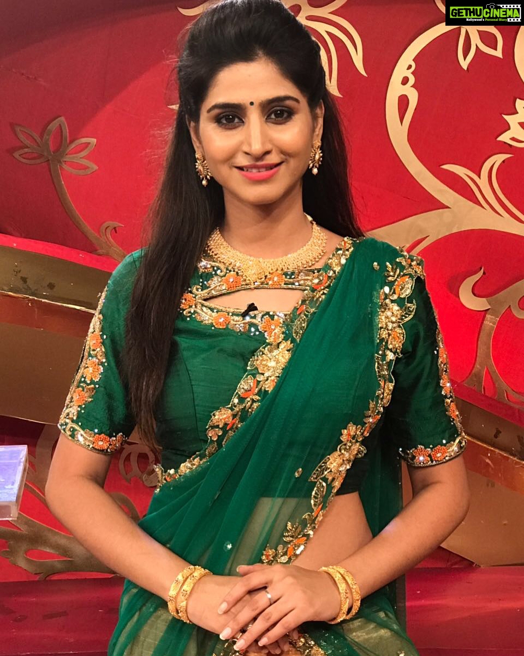 Varshini Sounderajan Instagram - For #starmahila in @sonyfashions_sonyreddy jewels by @adhistajewellery papa thank you soo much❤️