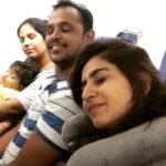 Varshini Sounderajan Instagram - Early morning flights be like😴😴..#mumbai #familytrip #sissyjiju #earlymorningflights #bommerang🤣