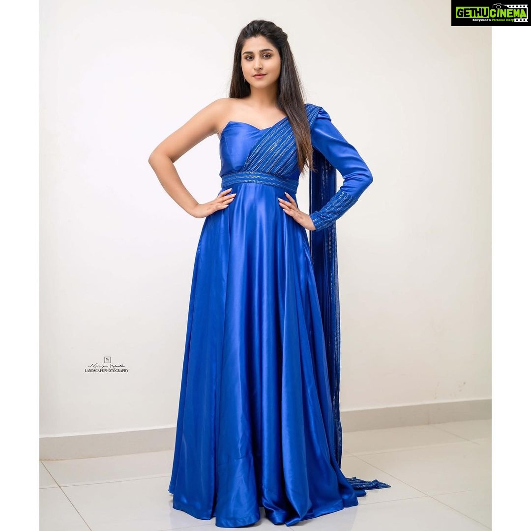 Varshini Sounderajan Instagram - Outfit @navya.marouthu Make n hair @makeup_by_amulya PC @landscapephotography19