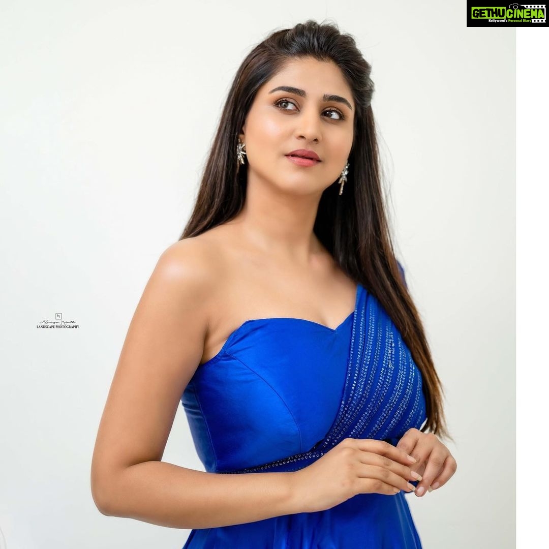Varshini Sounderajan Instagram - Outfit @navya.marouthu Make n hair @makeup_by_amulya PC @landscapephotography19