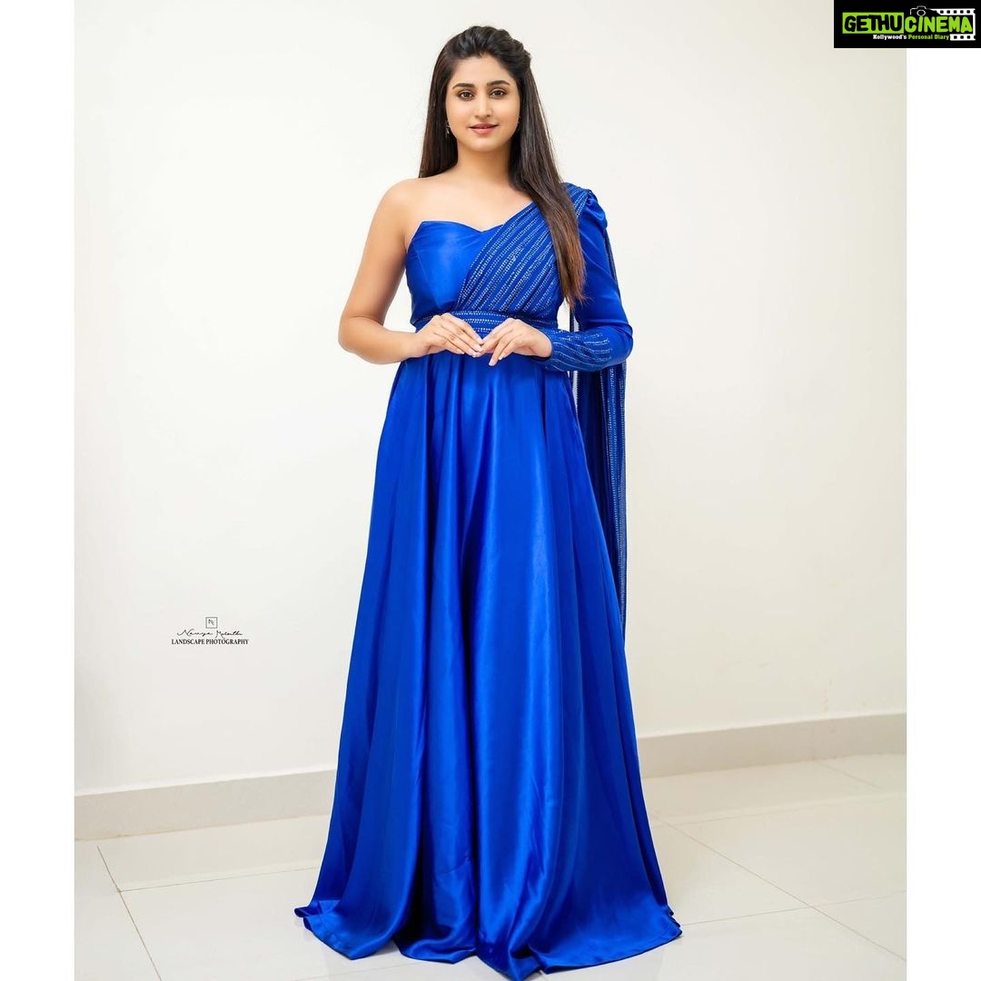 Varshini Sounderajan Instagram - Outfit @navya.marouthu Make n hair @makeup_by_amulya PC @landscapephotography19