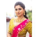 Varshini Sounderajan Instagram - Andariki Sankranthi Subhakanshalu🙏 Watch #maasankrathiveduka on @starmaa @12:00pm Wearing @firoz_design_studio Makeup @venu_makeupandhair Jewellery @spurthi_jewels PC @chinthuu_klicks