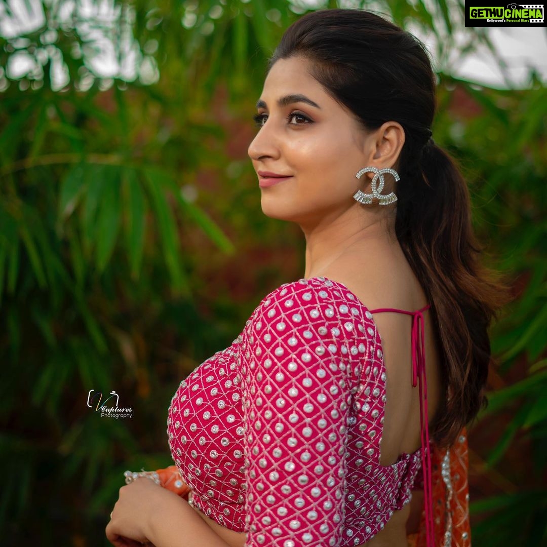 Varshini Sounderajan Instagram - . . . . Wearing @navya.marouthu Makeup @makeupartistspandana PC @v_capturesphotography