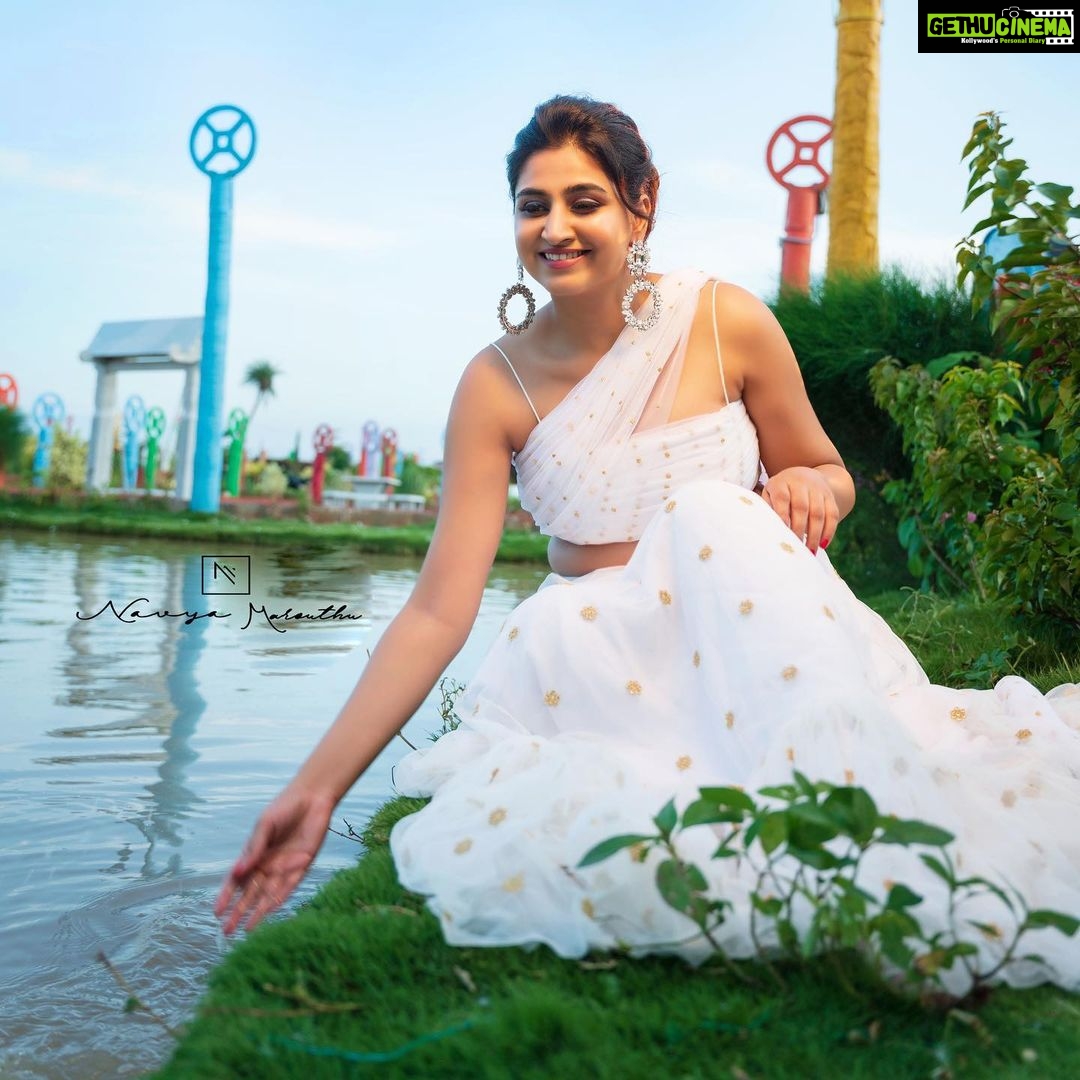 Varshini Sounderajan Instagram - When my designer insists me to upload pictures @navya.marouthu 🤨🤨 PC @v_capturesphotography