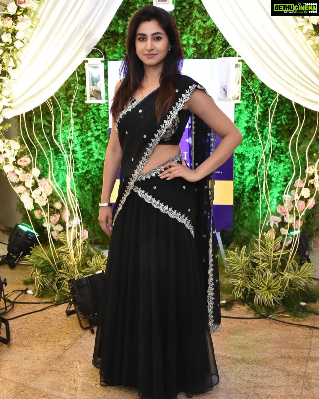 Varshini Sounderajan Instagram - From the launch of #hilifeexhibition @marksmediacommunications