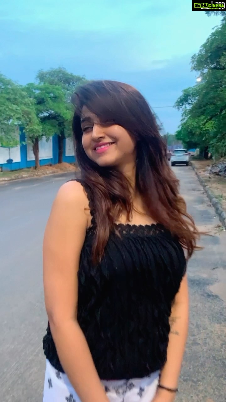 Varshini Sounderajan Instagram - Happier...healthier... #gratitude 🙏