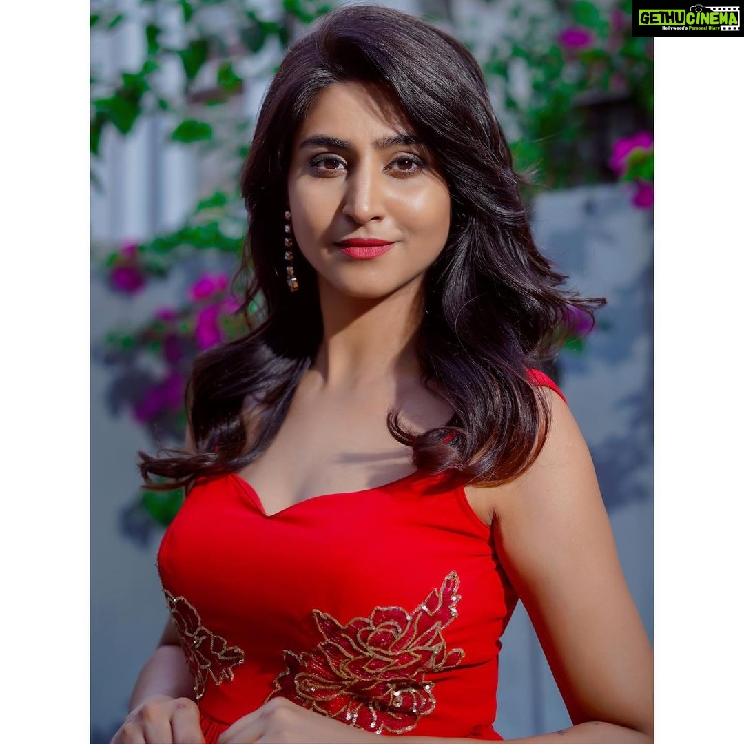 Varshini Sounderajan Instagram - Costume @firoz_design_studio PC @v_capturesphotography