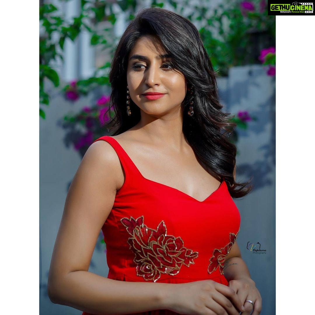 Varshini Sounderajan Instagram - Costume @firoz_design_studio PC @v_capturesphotography