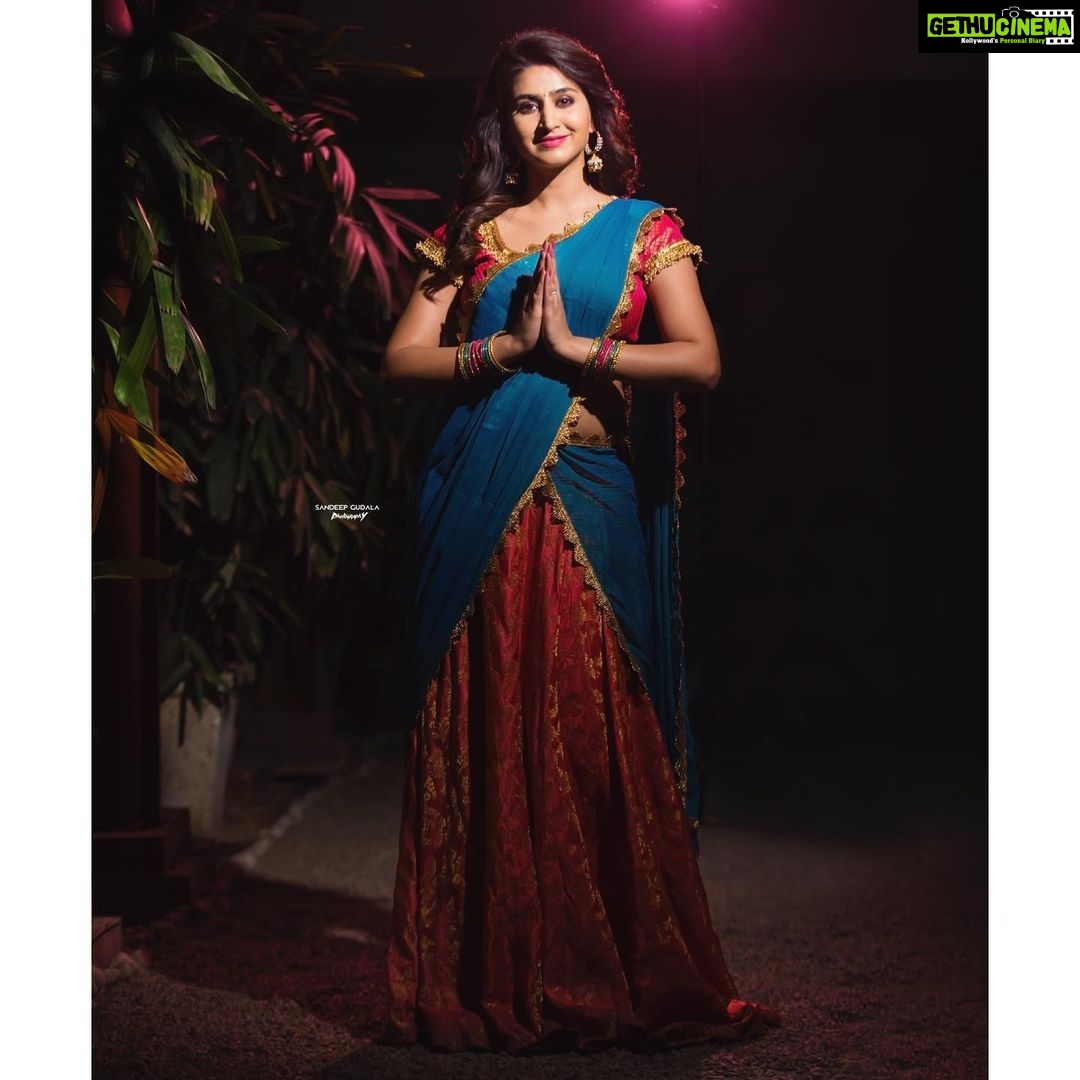 Varshini Sounderajan Instagram - For #comedystars Wearing @firoz_design_studio Makeup @venu_makeupandhair Hair @fairies_and_brides PC @sandeepgudalaphotography