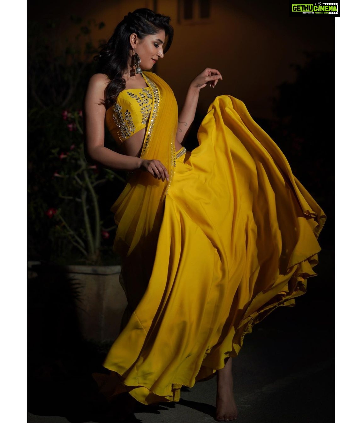 Varshini Sounderajan Instagram - For #comedystars tomm @starmaa #1:30pm @imashwinbabu @errollasantosh @poojarao_ananth Wearing @firoz_design_studio Hair @fairies_and_brides PC @v_capturesphotography