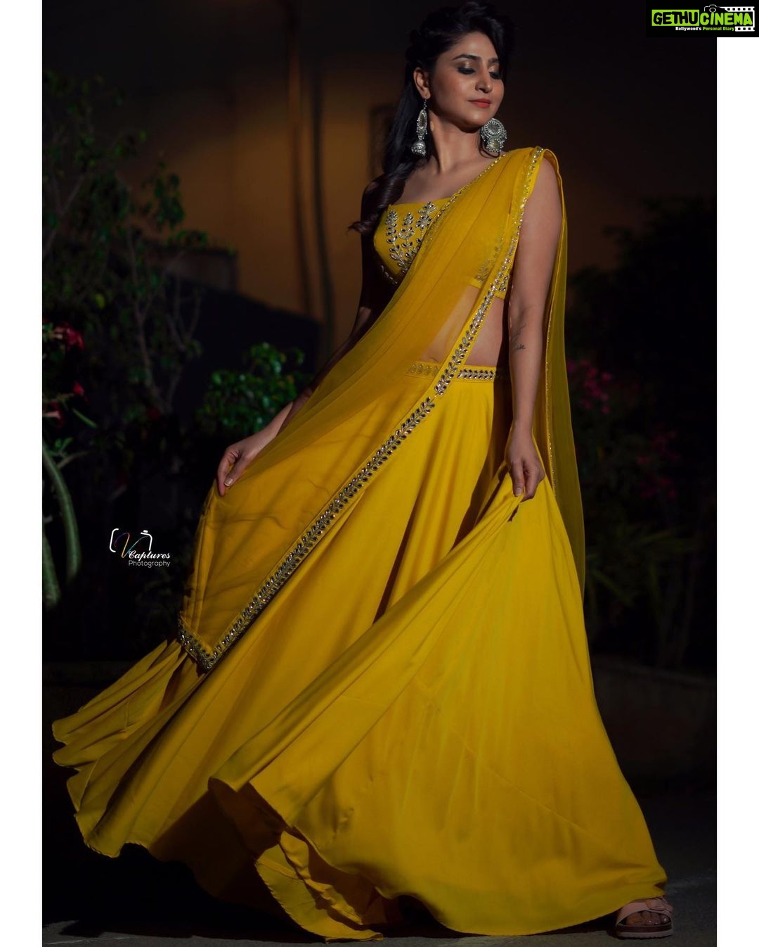 Varshini Sounderajan Instagram - For #comedystars tomm @starmaa #1:30pm @imashwinbabu @errollasantosh @poojarao_ananth Wearing @firoz_design_studio Hair @fairies_and_brides PC @v_capturesphotography