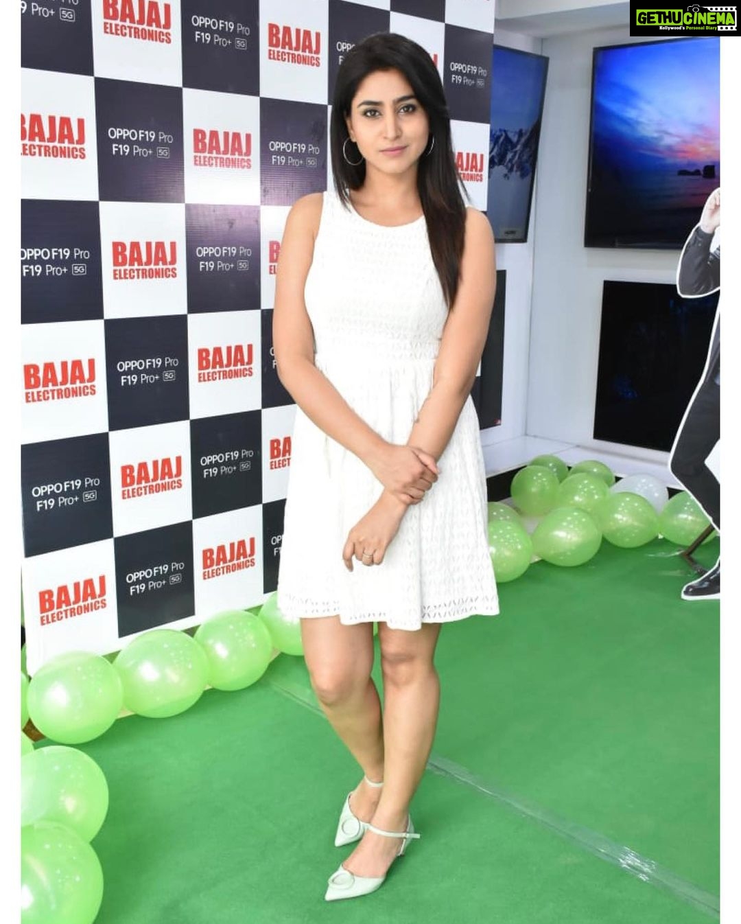 Varshini Sounderajan Instagram - It was pleasure unveiling OPPO F19 PRO+ 5G Smartphone at my favorite @BajajelectronicsIndia 85th Store of #BajajElectronics at Himayathnagar in Hyderabad.Friends its the All new store of Bajaj Electronics and 85th Store of Bajaj Electronics in Telangana and A.P...Friends U can have your hands on this all new OPPO F19 PRO+ 5G at any @BajajElectronicsIndia Store near you. #OPPO #BajajElectronics