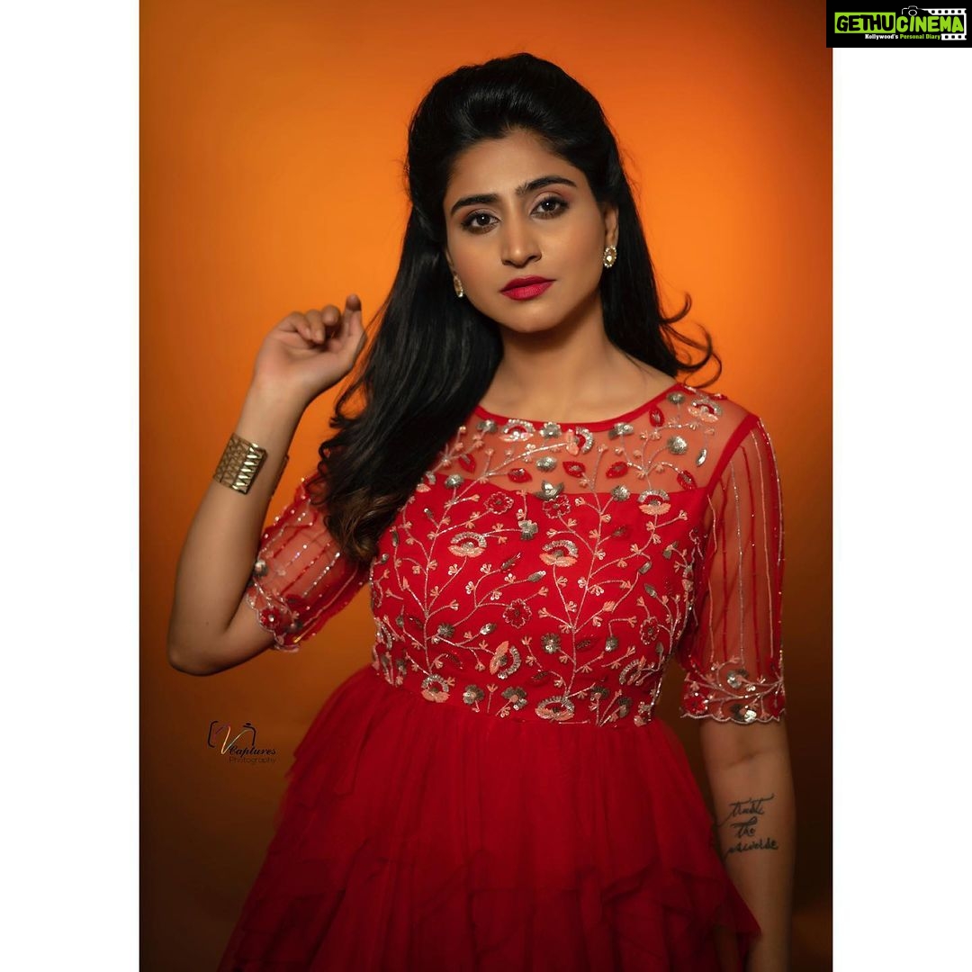 Varshini Sounderajan Instagram - Andariki Sankranthi shubhakanshalu🙏🙏 Wearing @divya_varun_official Makeup @shearsandbrushes_thesalon PC @v_capturesphotography