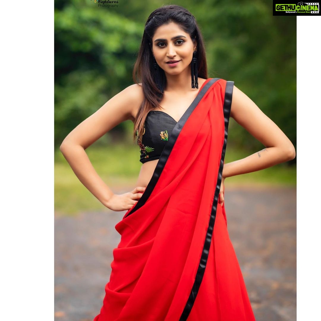 Varshini Sounderajan Instagram - Costume @firoz_design_studio Makeup @shearsandbrushes_thesalon PC @v_capturesphotography