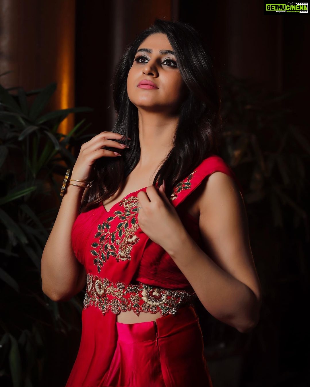 Varshini Sounderajan Instagram - For #comedystars @starmaa #1:30pm @imashwinbabu Wearing @justlikethatbyanju Jewels @houseofqc PC @punithphotography3