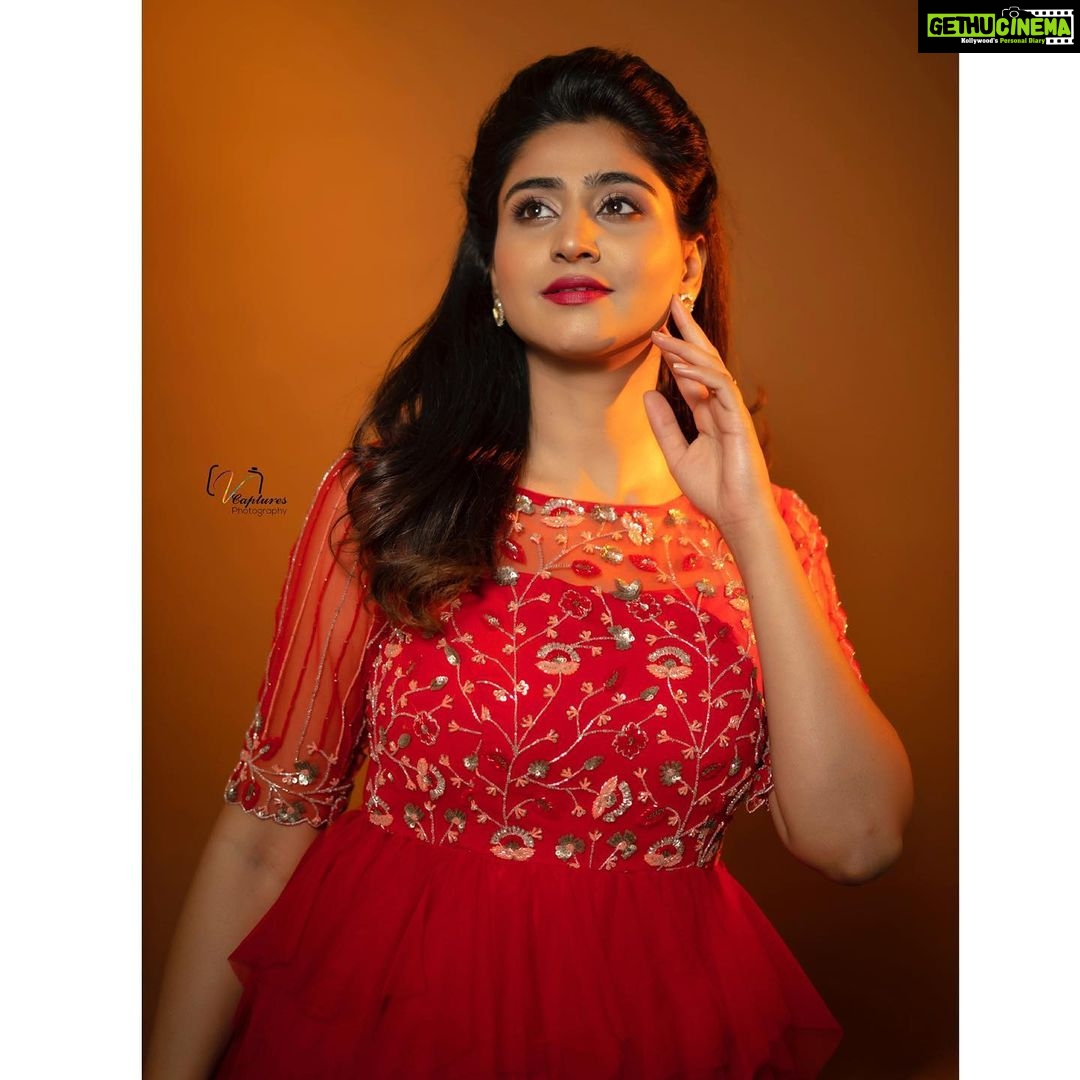 Varshini Sounderajan Instagram - Andariki Sankranthi shubhakanshalu🙏🙏 Wearing @divya_varun_official Makeup @shearsandbrushes_thesalon PC @v_capturesphotography