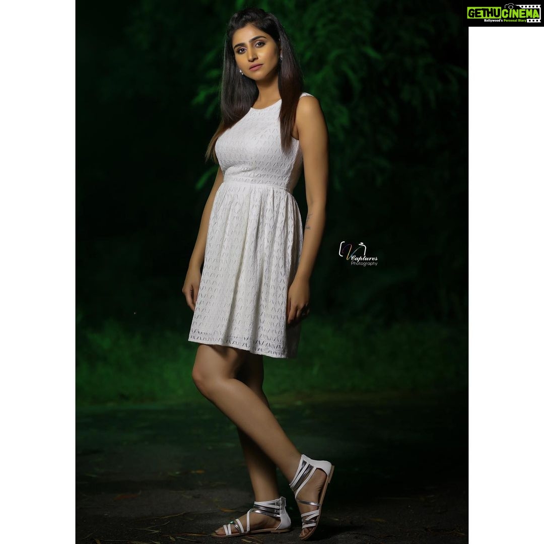 Varshini Sounderajan Instagram - For #dheechampions tonight #etv Makeup @shearsandbrushes_thesalon PC @v_capturesphotography