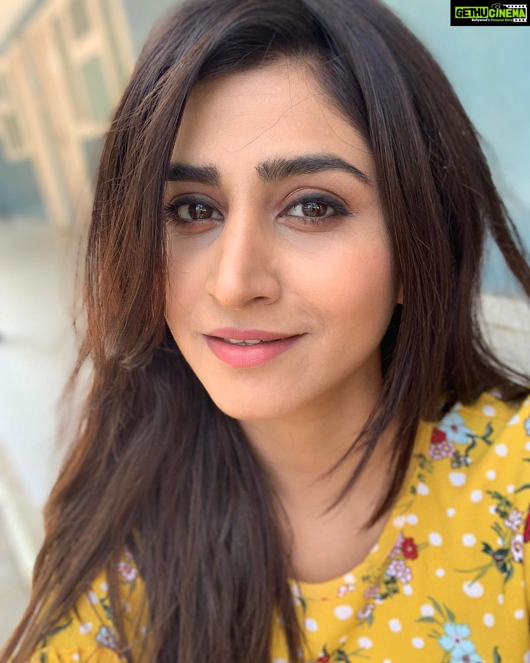 Varshini Sounderajan Instagram - How much I miss my photoshoots😫