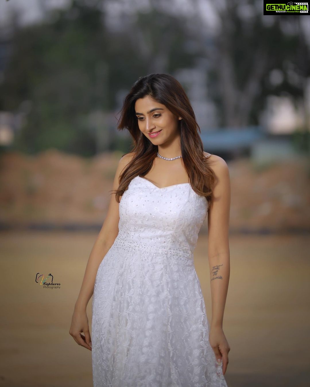 Varshini Sounderajan Instagram - To be happy than ever before. Costume @firoz_design_studio Hair @swethareddy.mandadi PC @v_capturesphotography