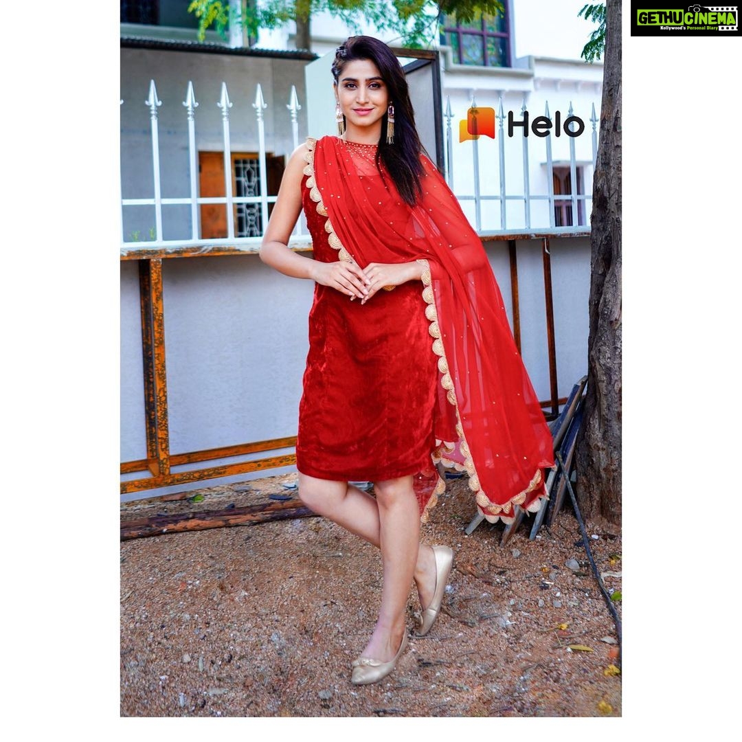 Varshini Sounderajan Instagram - For #patas2sarikothaga Makeup @syam_bridal_makeu_art Hair @swethareddy.mandadi Costume @firoz_design_studio Jewels @firoz_design_studio PC @sunil_jones Follow on @helo_indiaofficial