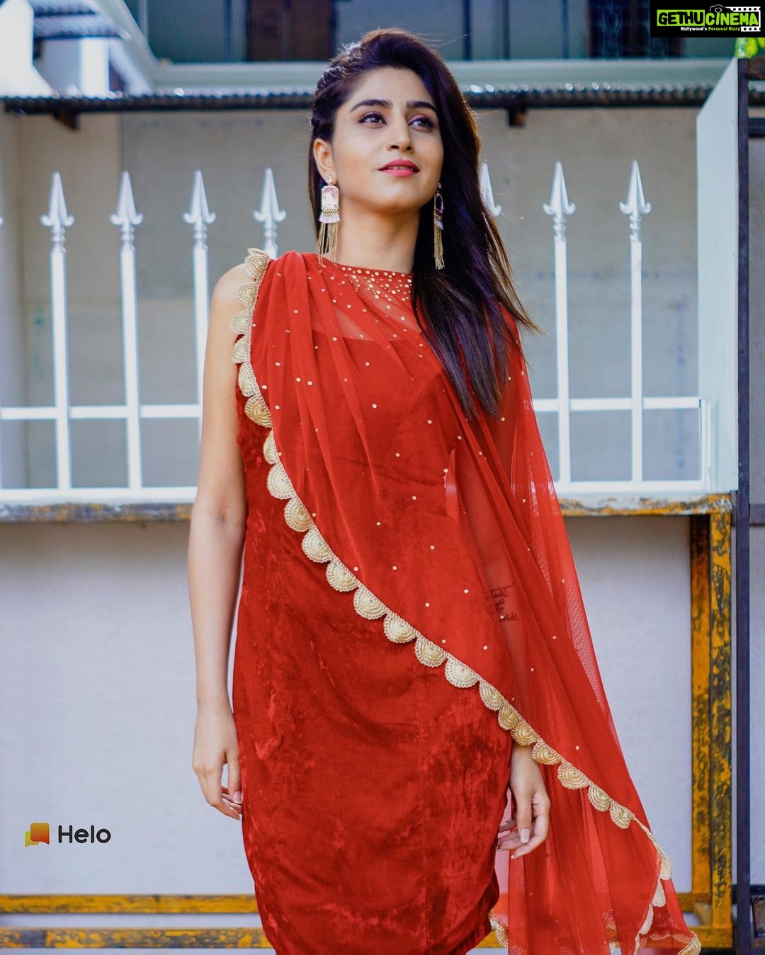 Varshini Sounderajan Instagram - For #patas2sarikothaga Makeup @syam_bridal_makeu_art Hair @swethareddy.mandadi Costume @firoz_design_studio Jewels @firoz_design_studio PC @sunil_jones Follow on @helo_indiaofficial
