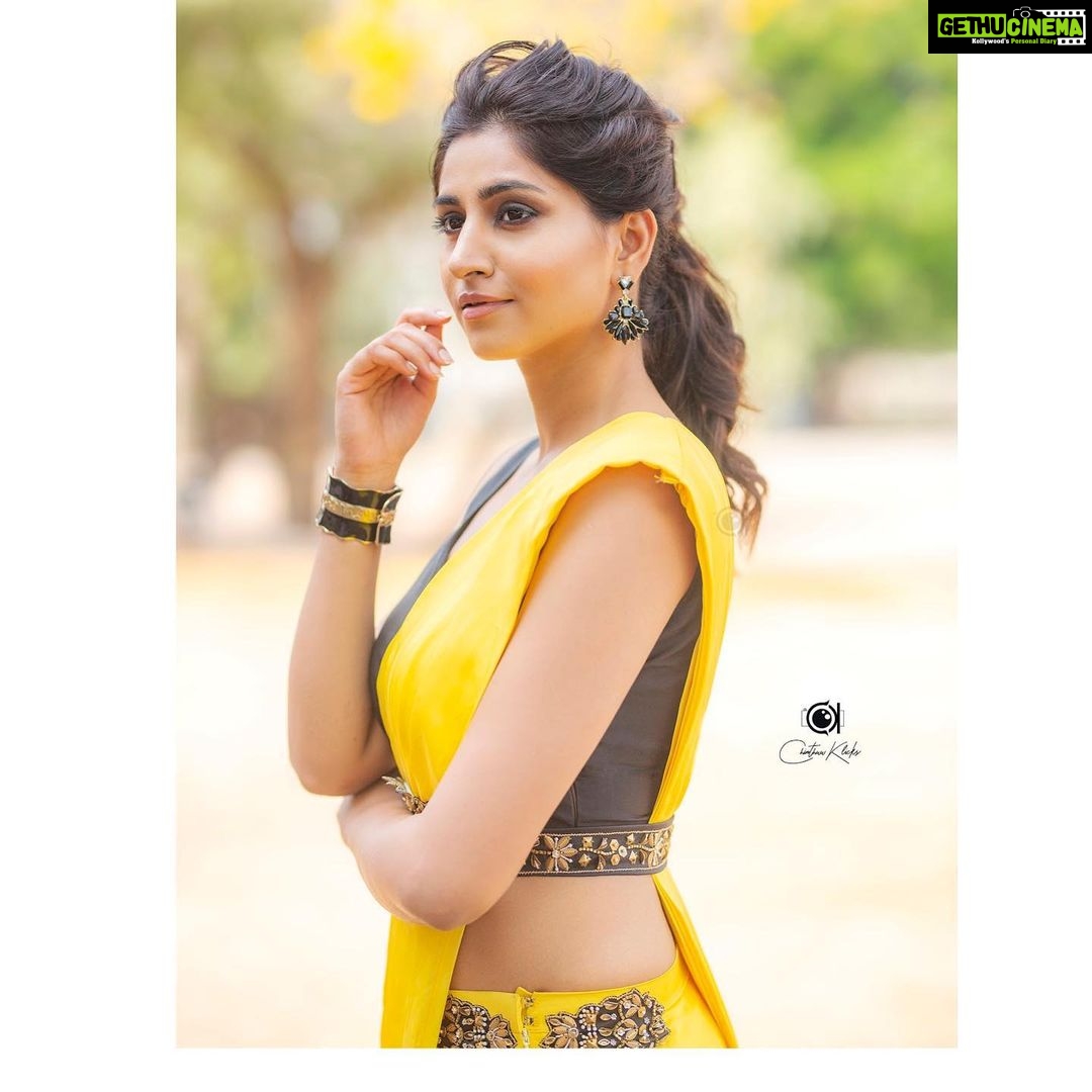 Varshini Sounderajan Instagram - Your thoughts are the architects of your destiny.
