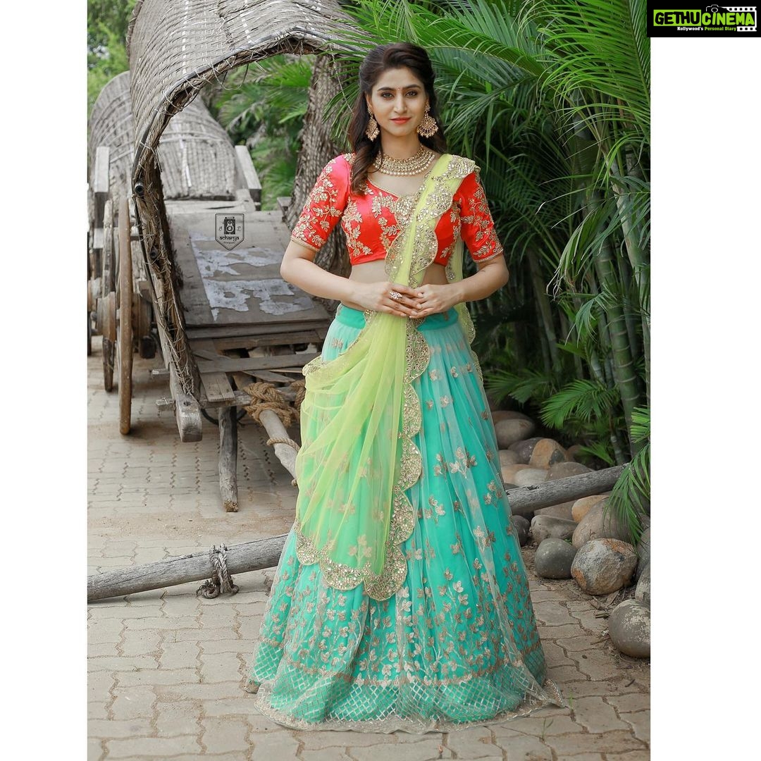 Varshini Sounderajan Instagram - Wishing you all a very happy Vinayaka chavithi.. Costume @firoz_design_studio Jewels @firoz_design_studio PC @acharya_photography Makeup @syam_bridal_makeu_art Hair @swethareddy.mandadi