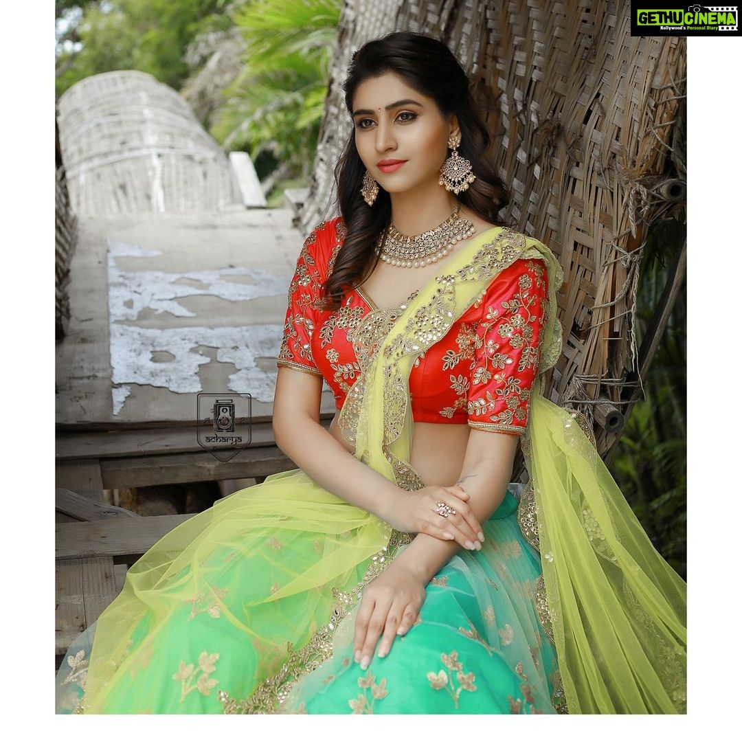 Varshini Sounderajan Instagram - Wishing you all a very happy Vinayaka chavithi.. Costume @firoz_design_studio Jewels @firoz_design_studio PC @acharya_photography Makeup @syam_bridal_makeu_art Hair @swethareddy.mandadi